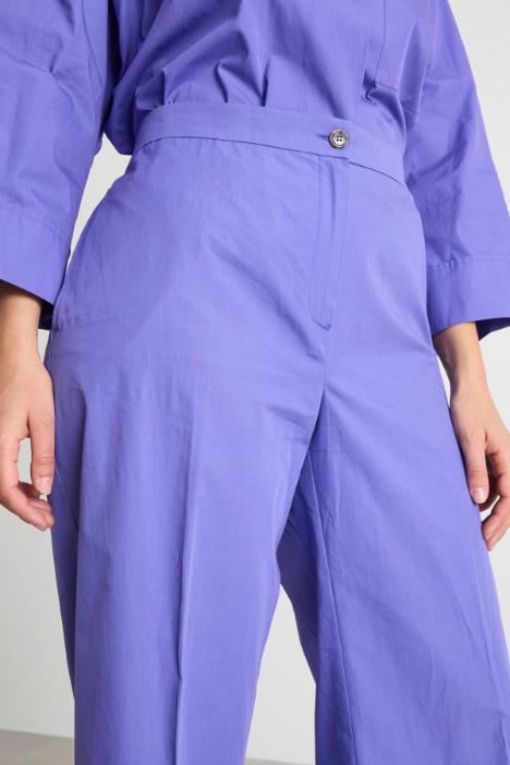 Pantalone crop e ampio con vita elasticizzata