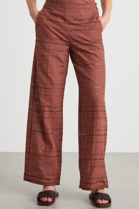 Pantalón recto de voile bordado
