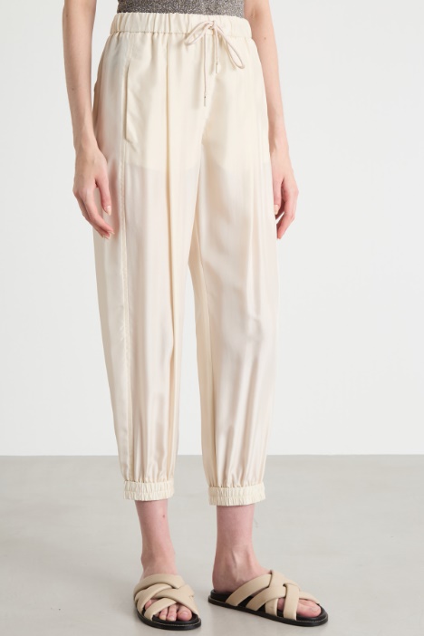 Pantalone jogger con elastico al fondo
