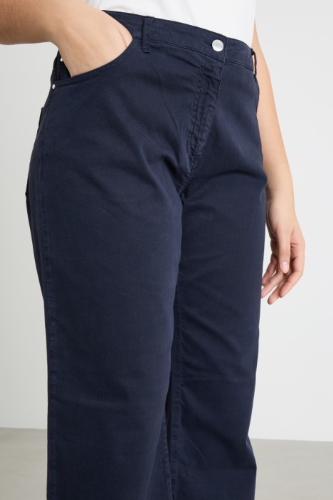 Pantalone crop aderente