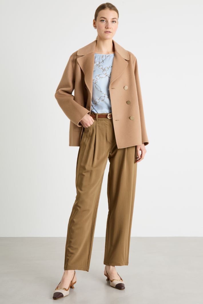 Pantalón con pinzas Intrend