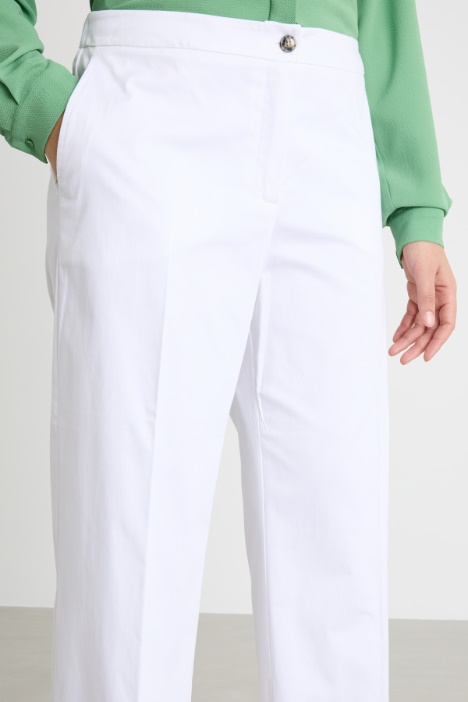 Pantaloni crop in raso stretch