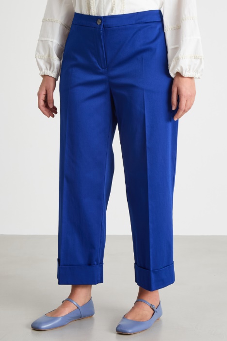 Pantaloni crop in raso stretch