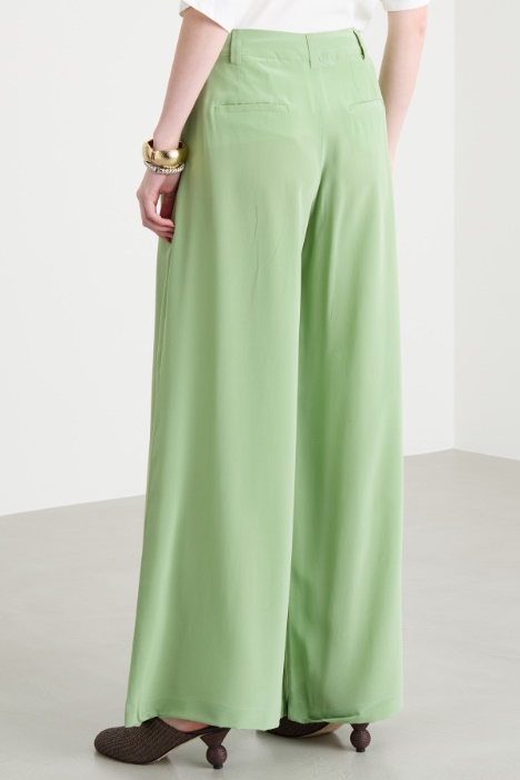 Pantalone fluido in crepe de chine