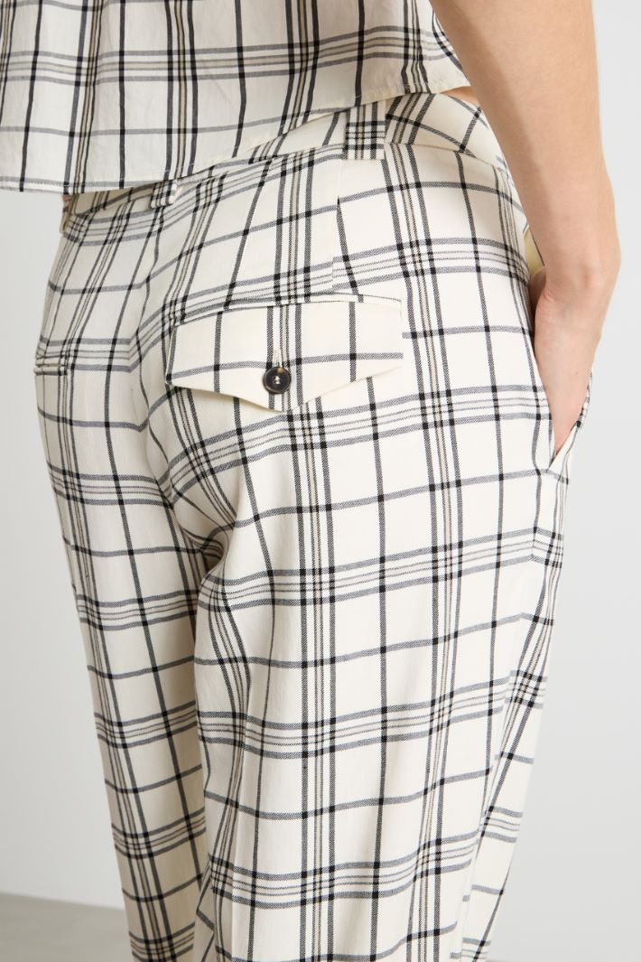 Straight trousers in stretch basketweave Intrend - 3