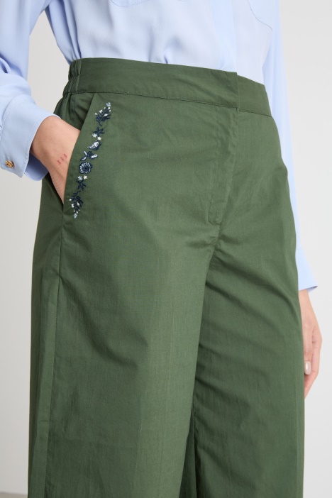 Pantalone ampio ricamato