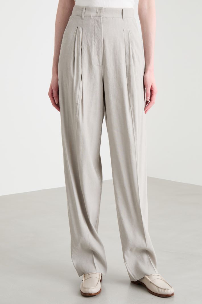 Pantaloni con pieghe frontali Intrend - 2