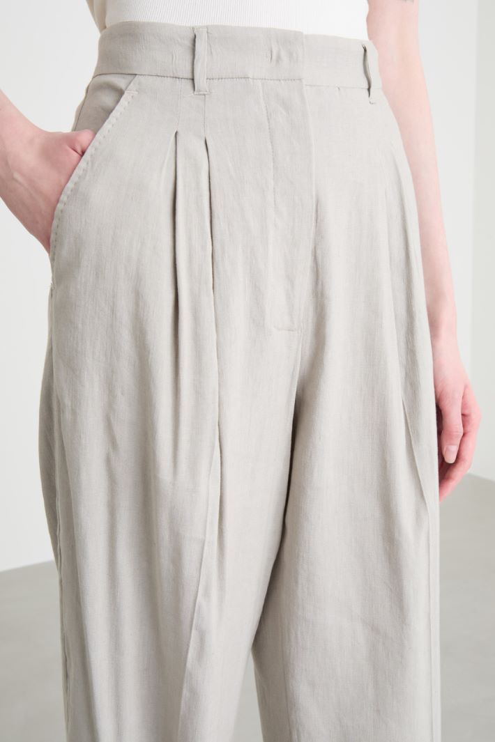 Pantaloni con pieghe frontali Intrend - 3