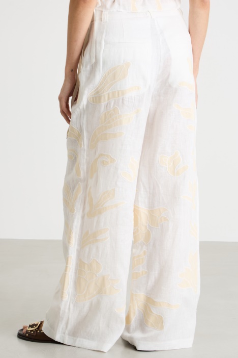 Pantalone in lino ricamato