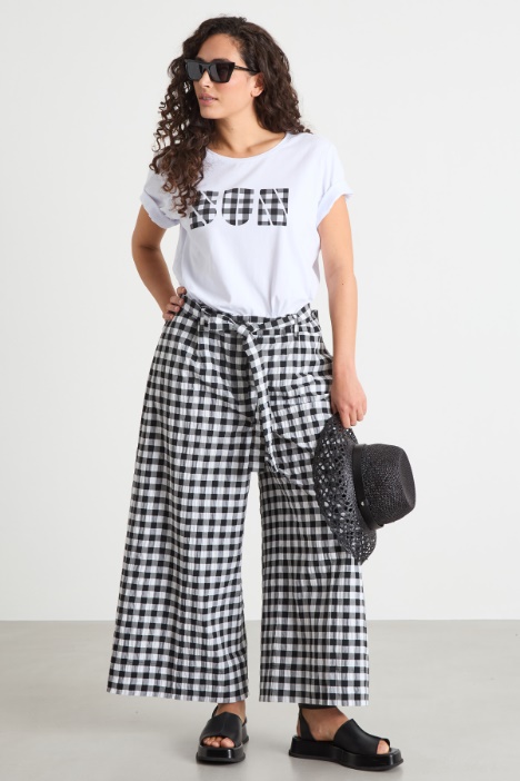 Seersucker cropped trousers Intrend
