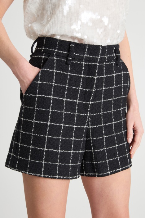 Short in stuoia con catena