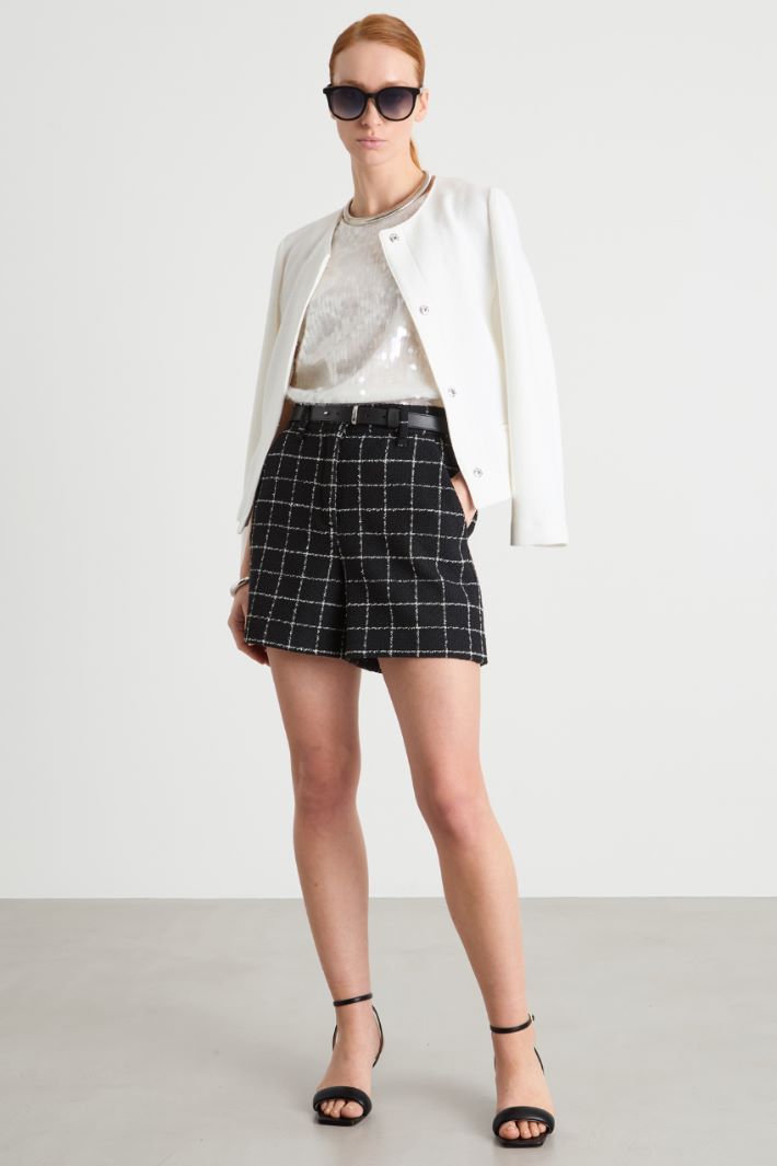 Chain-Detail Basket-Weave Shorts Intrend