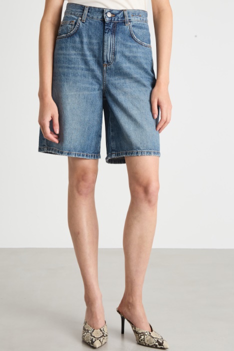 Shorts in jeans