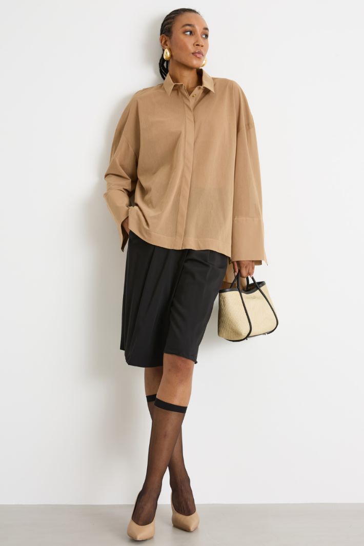 Wide-leg pleated Bermuda shorts Intrend