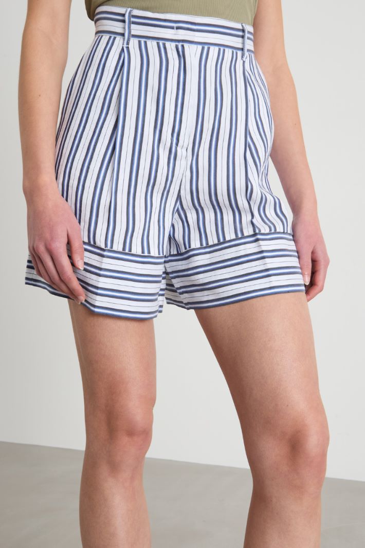 Linen and viscose shorts Intrend - 3
