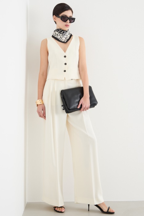 Fitted waistcoat with pockets Intrend