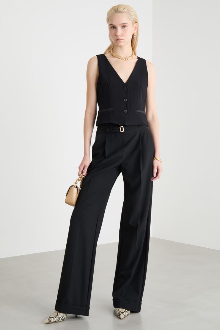 Fitted waistcoat with pockets Intrend