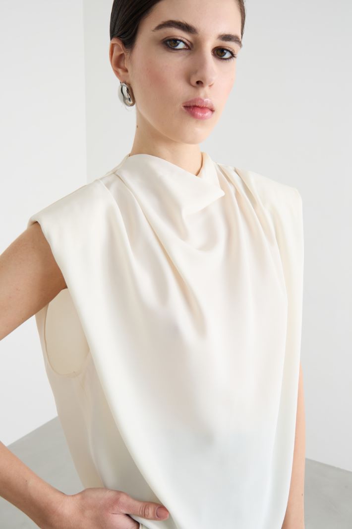 Top in raso con pieghe Intrend - 3