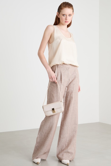 Side-slit top Intrend