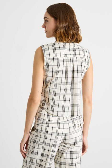 Top con bottone bijoux