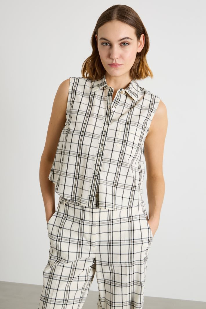 Jewelled-button top Intrend - 2