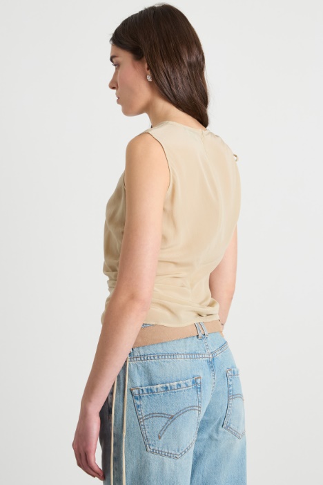 Top con cordón ajustable