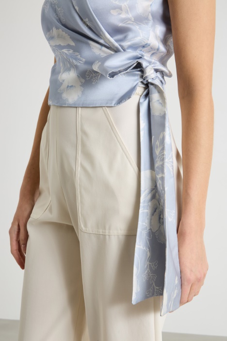 Top incrociato in raso