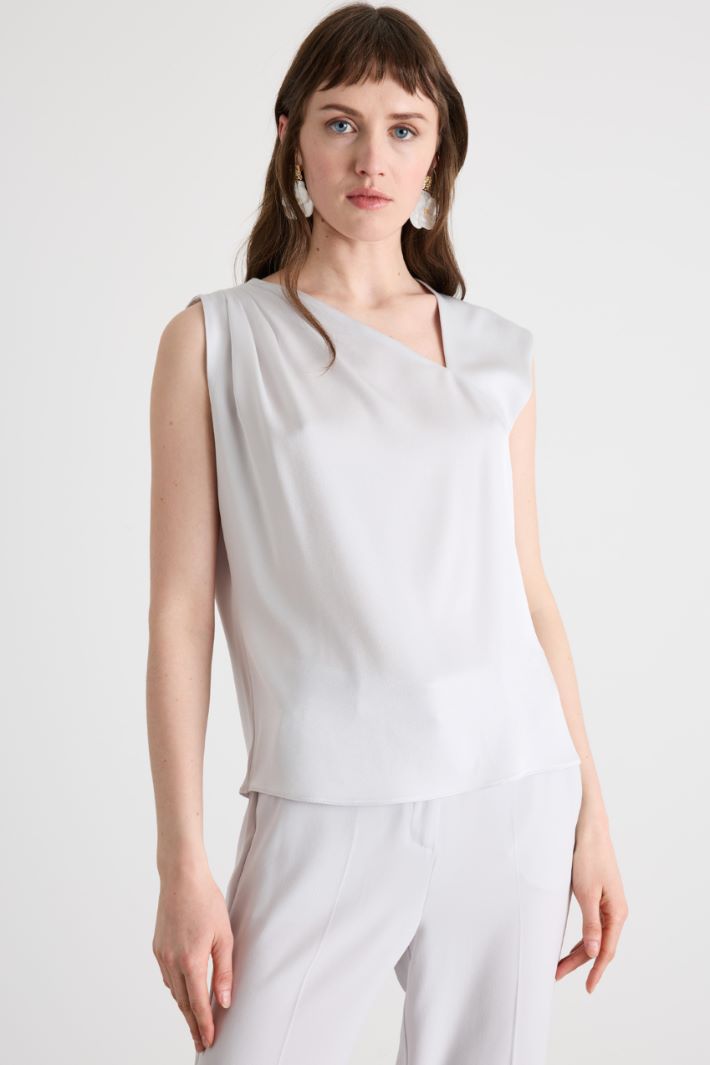 Top con scollo asimmetrico Intrend - 2