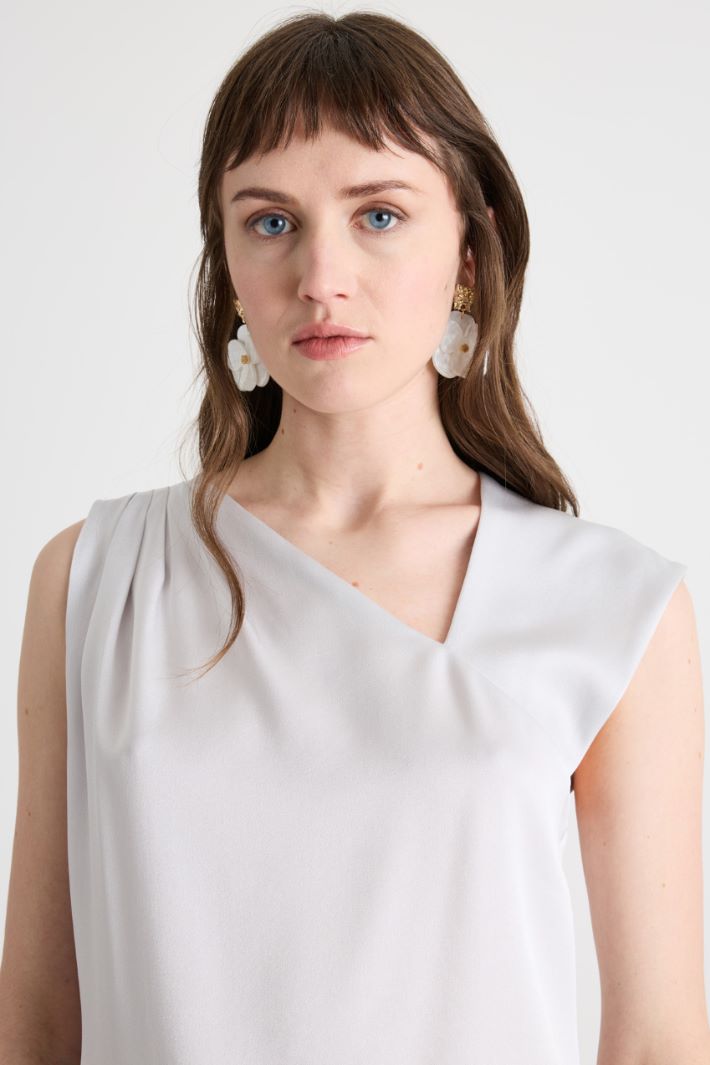 Top con scollo asimmetrico Intrend - 3