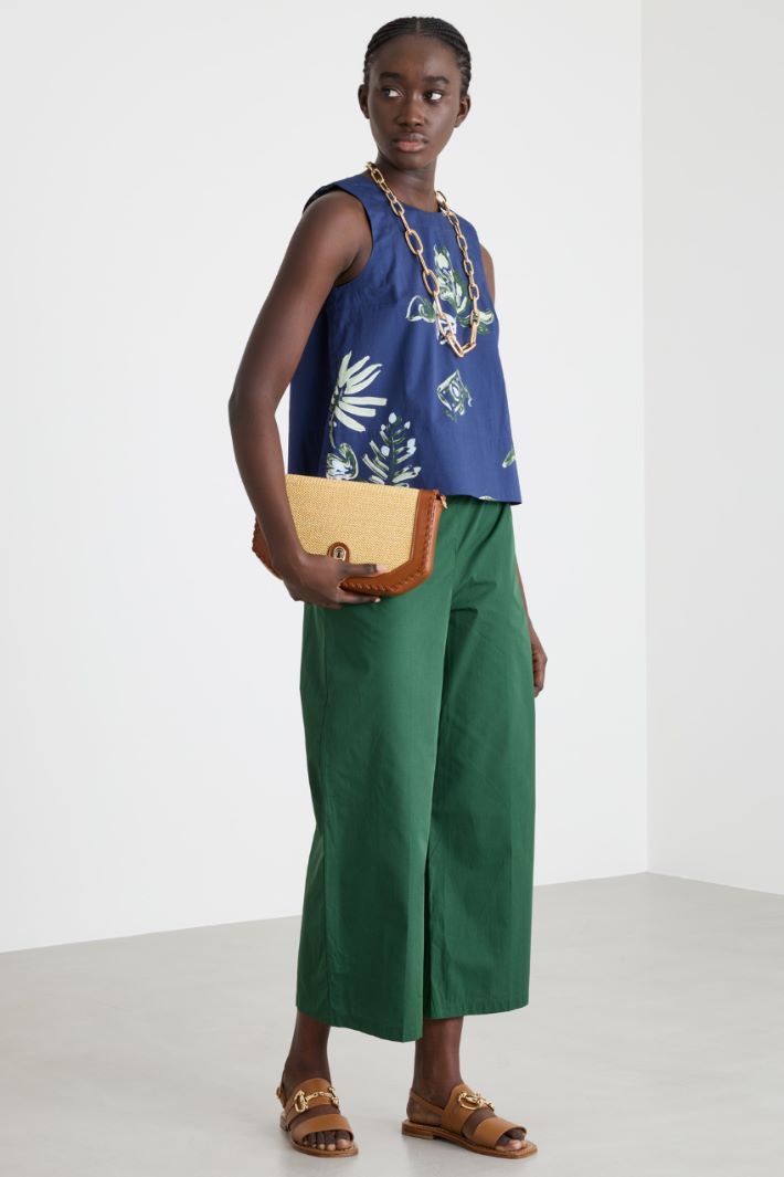 Top con ricami Intrend