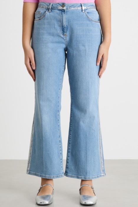 Jeans flare con impunture