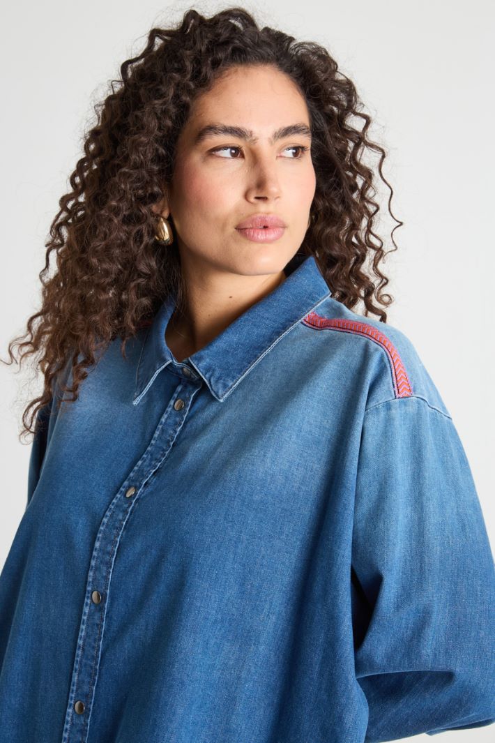 Camicia con passamaneria colorata Intrend - 3