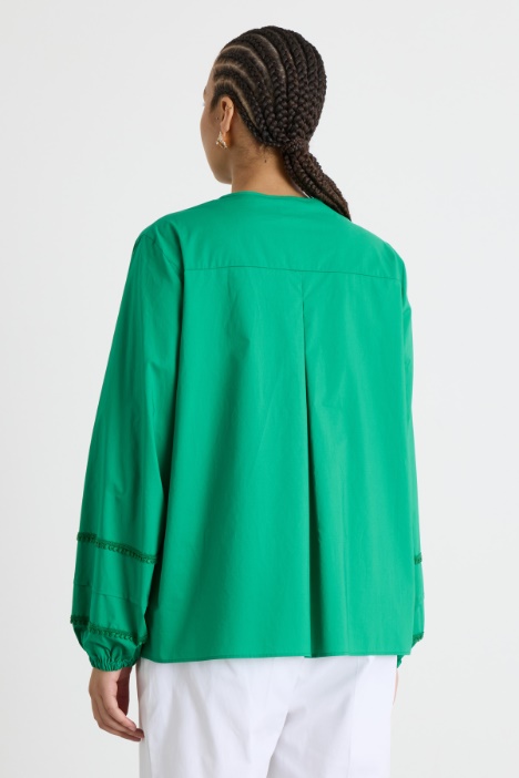 Casacca con passamaneria macramè