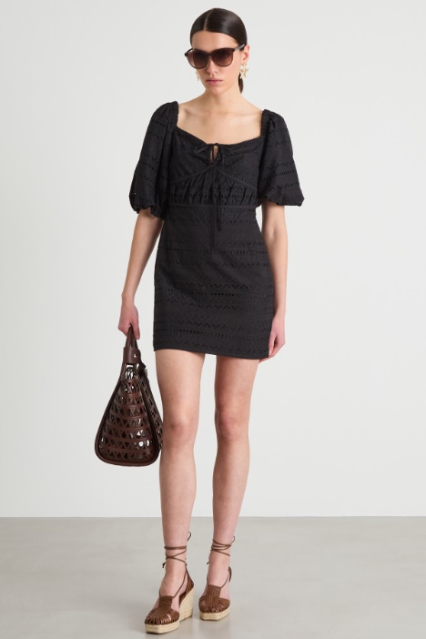 Abito con maniche a sbuffo Intrend