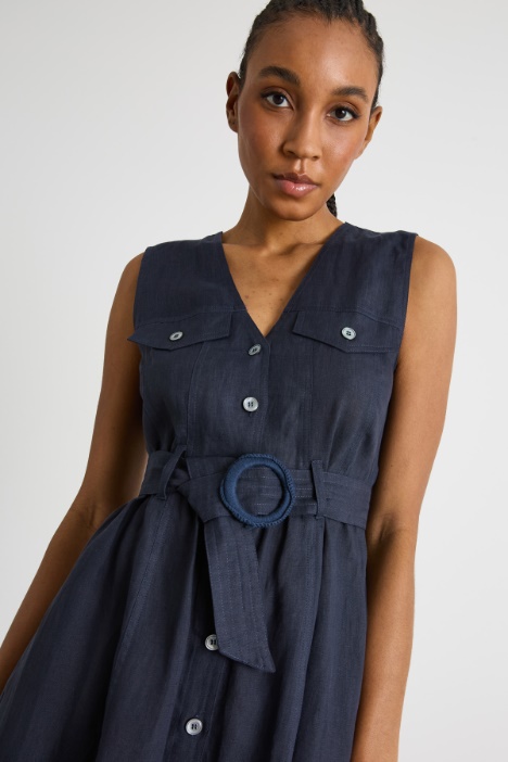 Vestido sin mangas con botones