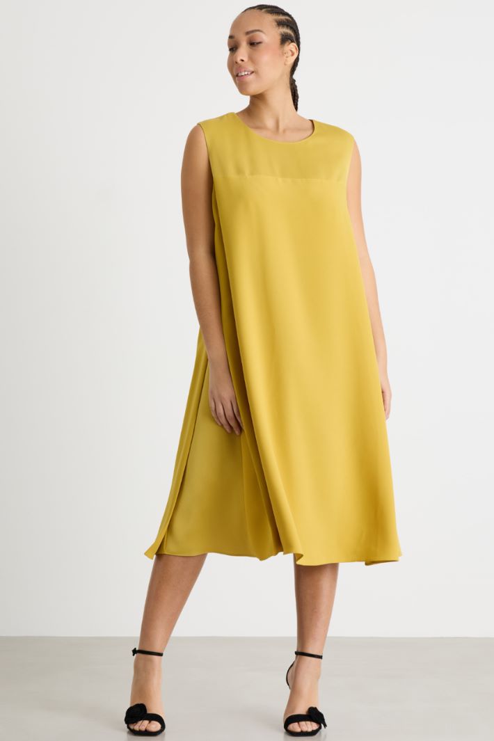 Abito svasato con bottone gioiello Intrend - 2