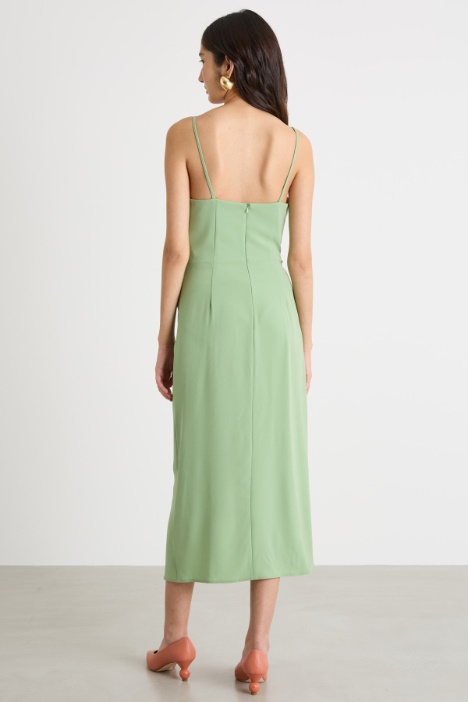 Abito in raso con spacco