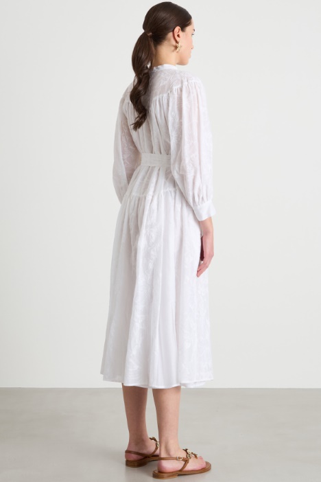 Vestido de muselina bordada