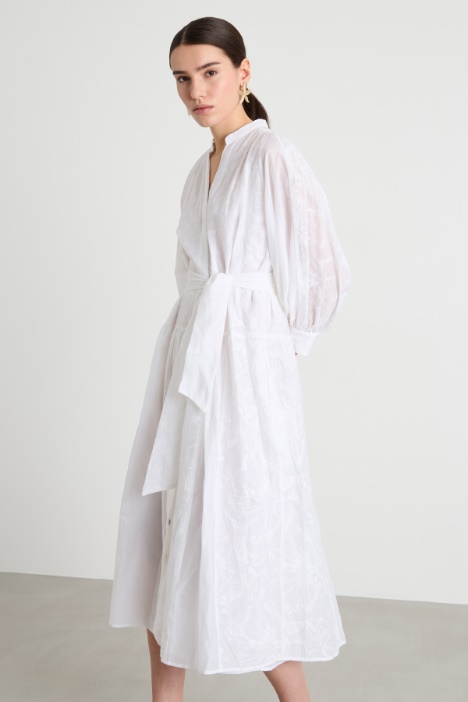 Vestido de muselina bordada