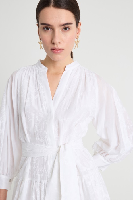 Vestido de muselina bordada