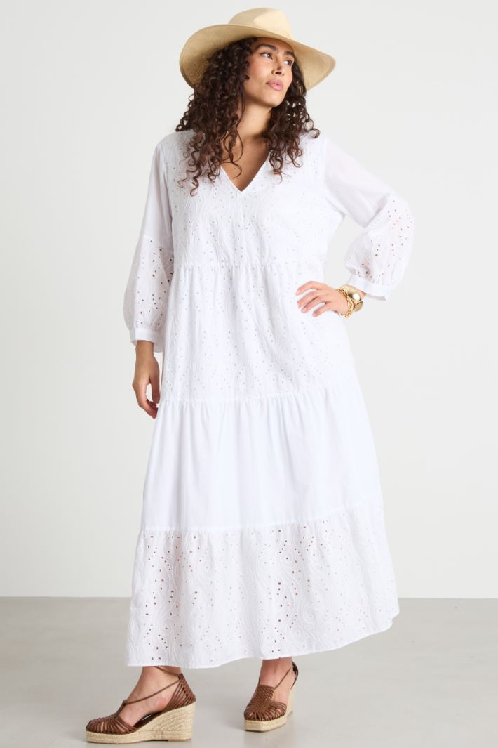 Broderie anglaise maxi dress Intrend