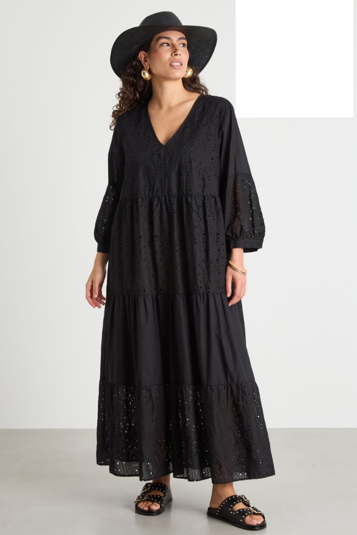 Broderie anglaise maxi dress Intrend