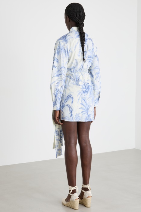 Vestido con cinturón de lazo