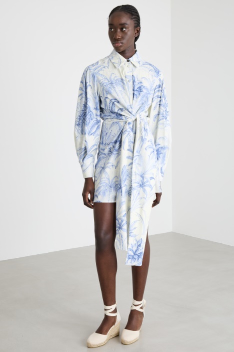 Vestido con cinturón de lazo