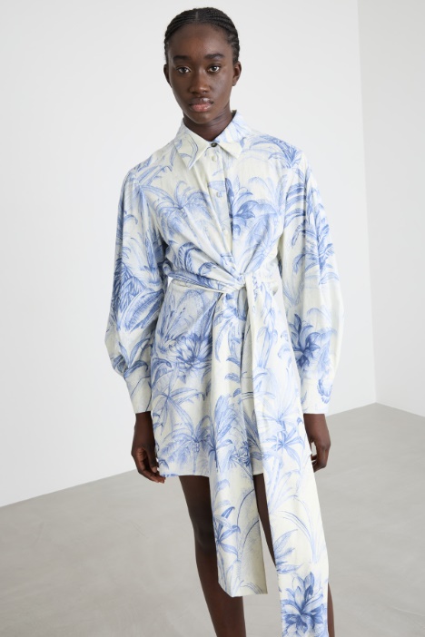 Vestido con cinturón de lazo