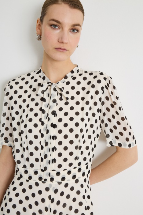 Vestido de georgette con lazada