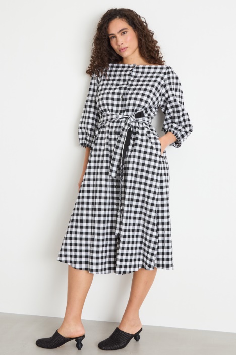 Abito off-shoulder in seersucker