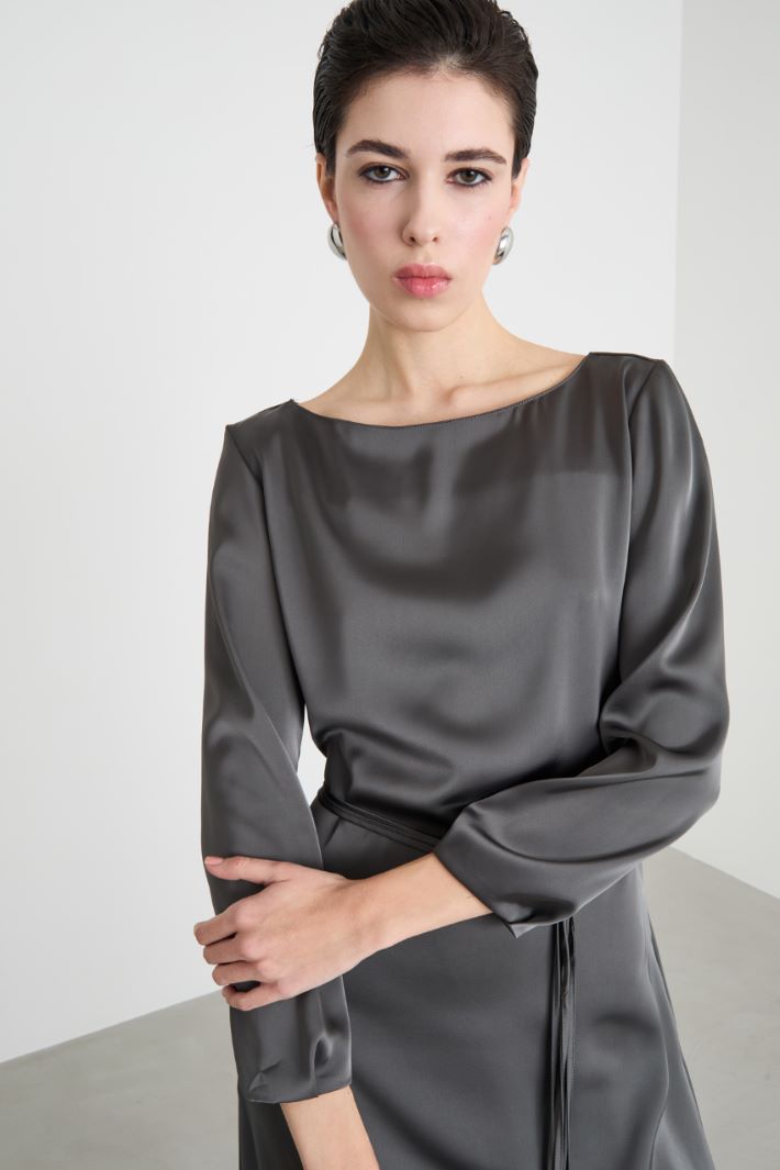 Abito in raso con cintura Intrend - 3