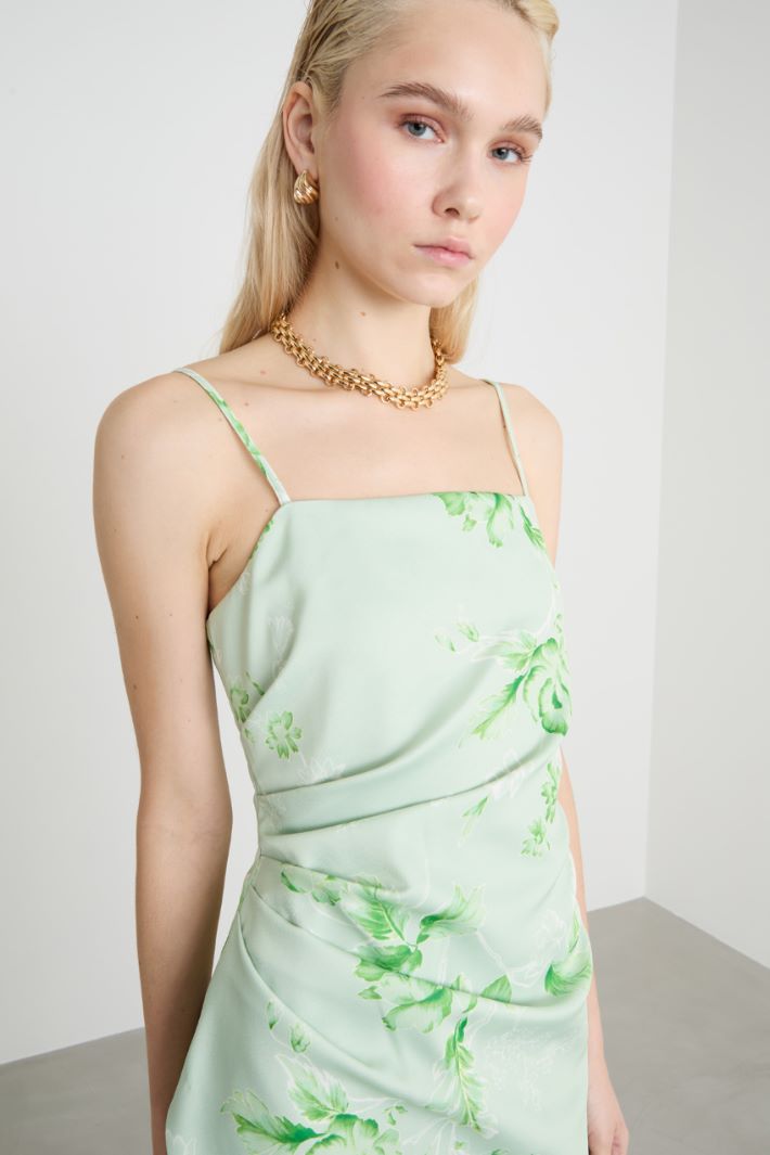 Satin dress with slit Intrend - 3