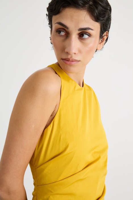 Abito midi aderente con spacco